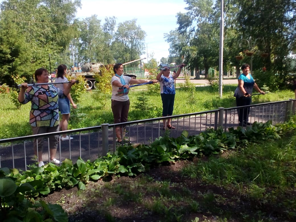 «Школа активного долголетия» (скандинавская ходьба).